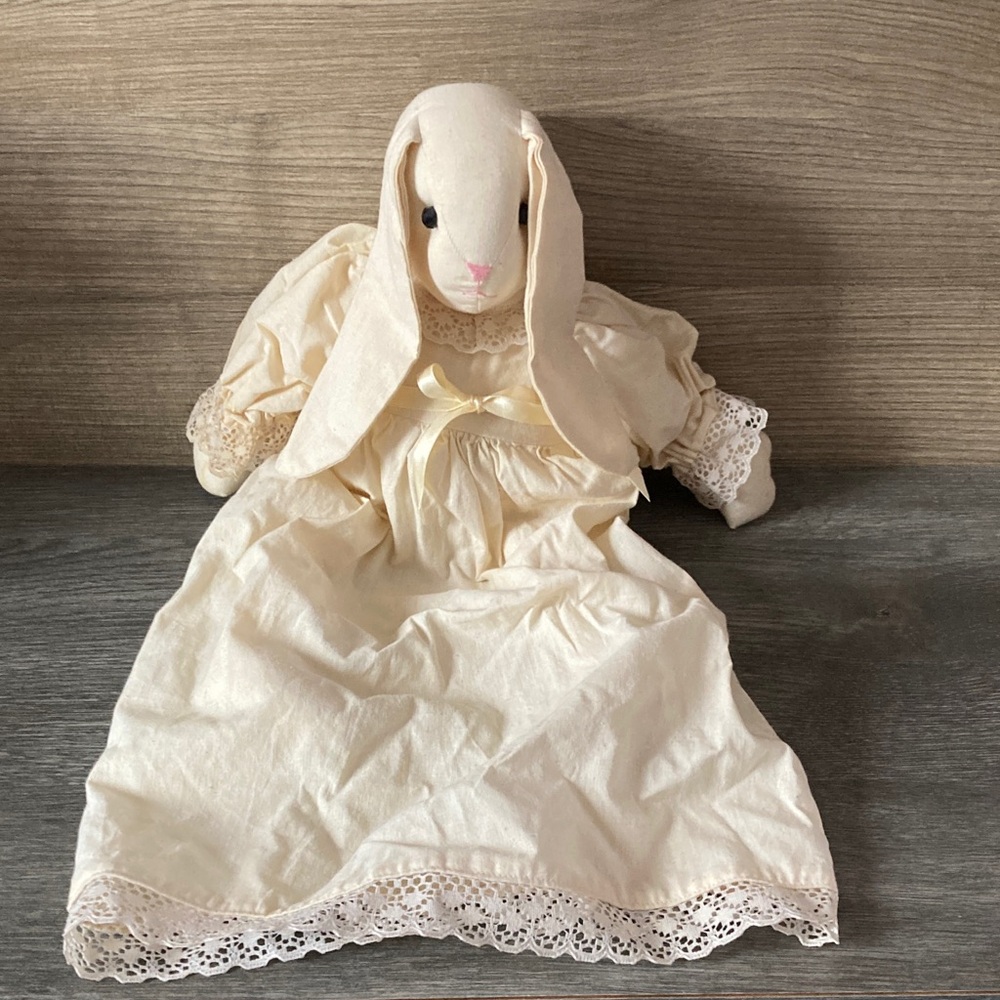 Vintage Handmade Floppy-Eared
Country Bunny
Rabbit Doll Shelf Sitter